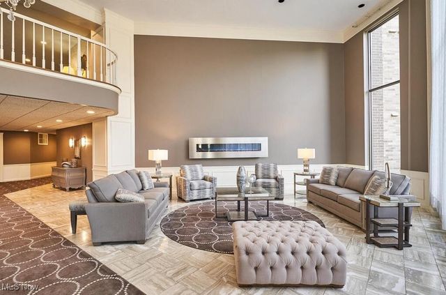 2202 Acacia Park Drive 2412, Lyndhurst, OH 44124