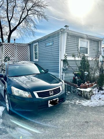 10 Fern Avenue, Bay Shore, NY 11706