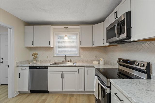 8251 Grand Oaks Drive, Theodore, AL 36582