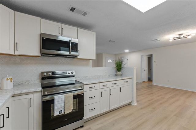 8251 Grand Oaks Drive, Theodore, AL 36582