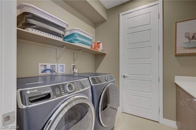 11401 Gravitation Drive, Las Vegas, NV 89135