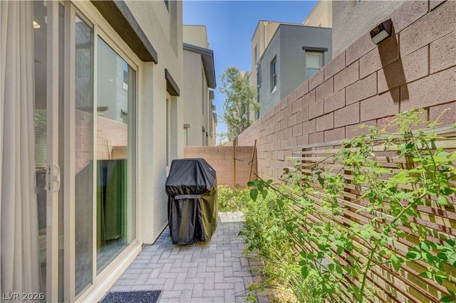 11401 Gravitation Drive, Las Vegas, NV 89135