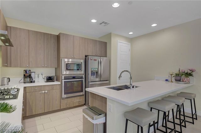 11401 Gravitation Drive, Las Vegas, NV 89135
