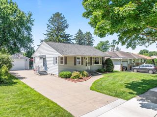 1917 2nd Avenue NW, Austin, MN 55912