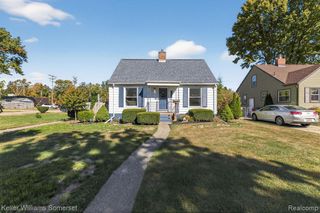 21301 Hillcrest Street, Clinton Township, MI 48036