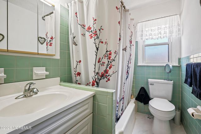 1053 Savannah Street, Toms River, NJ 08753