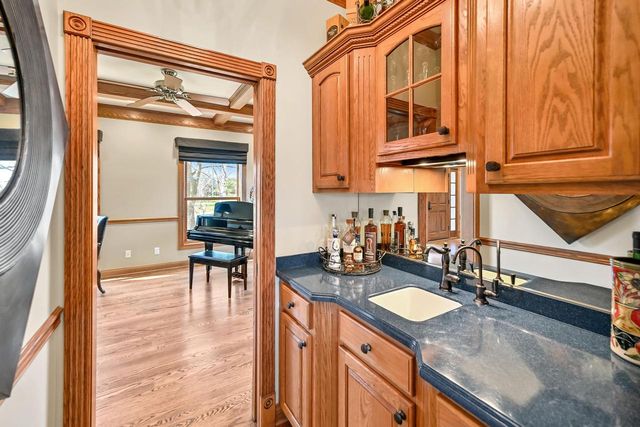 214 Beechwood COURT, Mequon, WI 53092