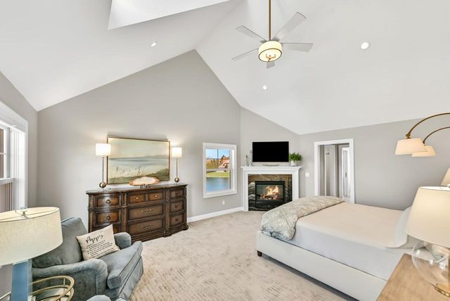214 Beechwood COURT, Mequon, WI 53092