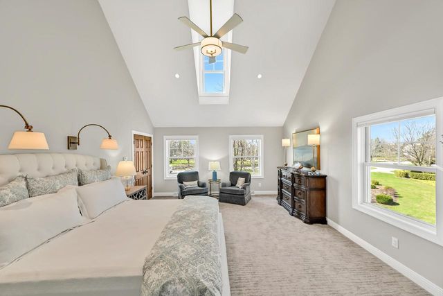214 Beechwood COURT, Mequon, WI 53092