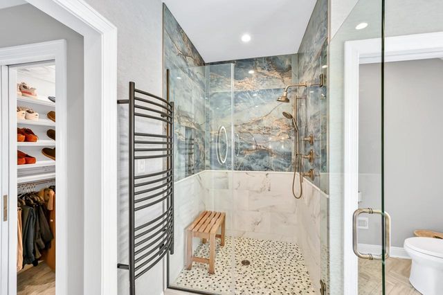 214 Beechwood COURT, Mequon, WI 53092