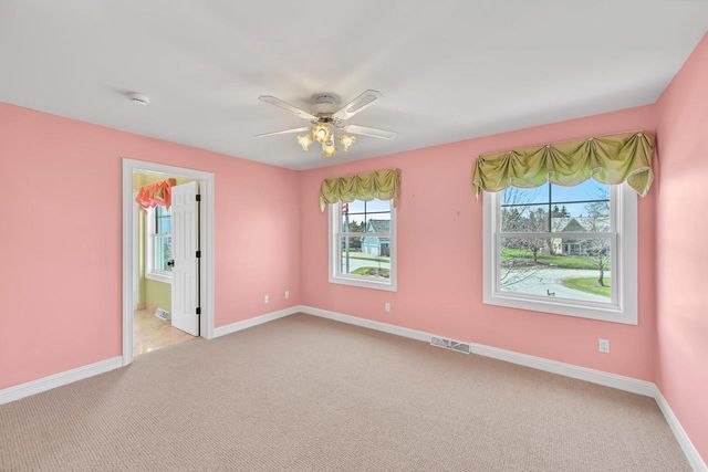 214 Beechwood COURT, Mequon, WI 53092