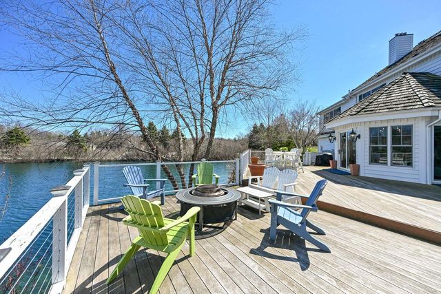 214 Beechwood COURT, Mequon, WI 53092