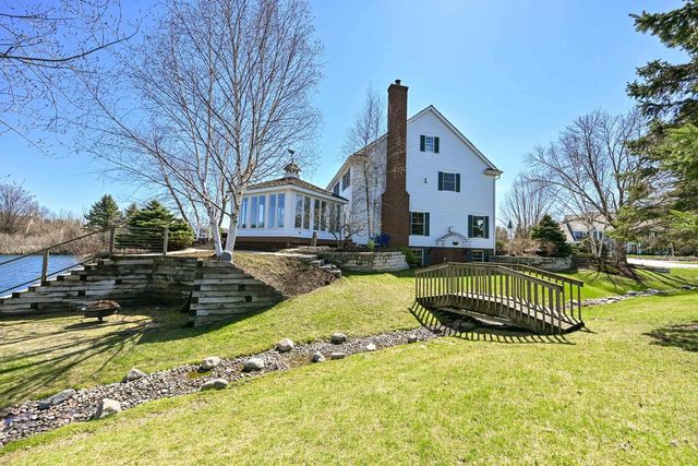 214 Beechwood COURT, Mequon, WI 53092