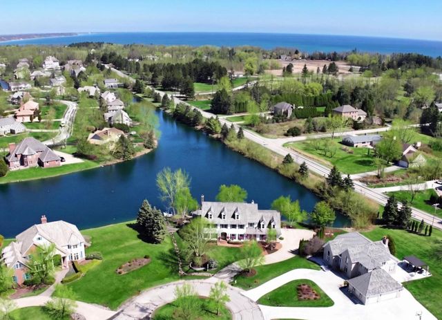 214 Beechwood COURT, Mequon, WI 53092