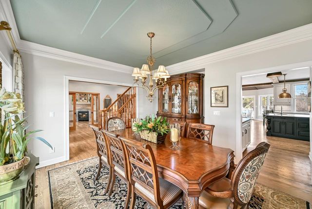 214 Beechwood COURT, Mequon, WI 53092