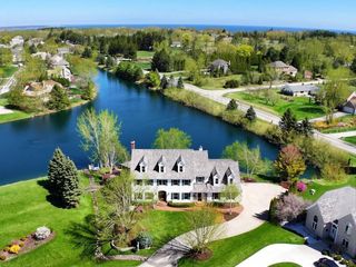 214 Beechwood COURT, Mequon, WI 53092