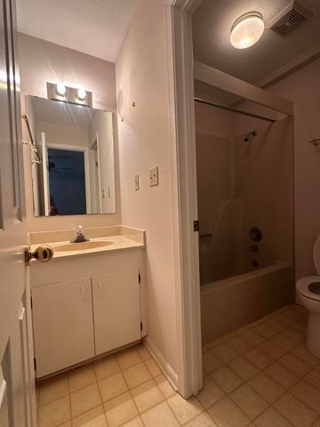 116 Merianne Dr., Hattiesburg, MS 39402