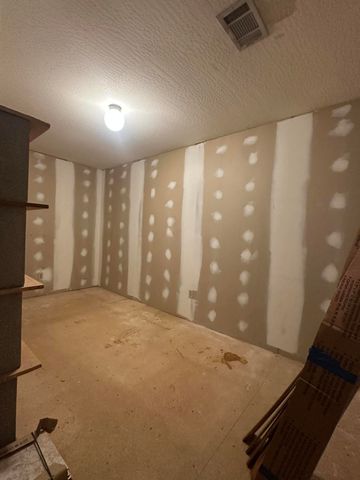 116 Merianne Dr., Hattiesburg, MS 39402