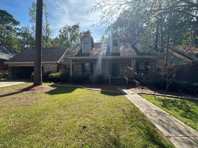 116 Merianne Dr., Hattiesburg, MS 39402