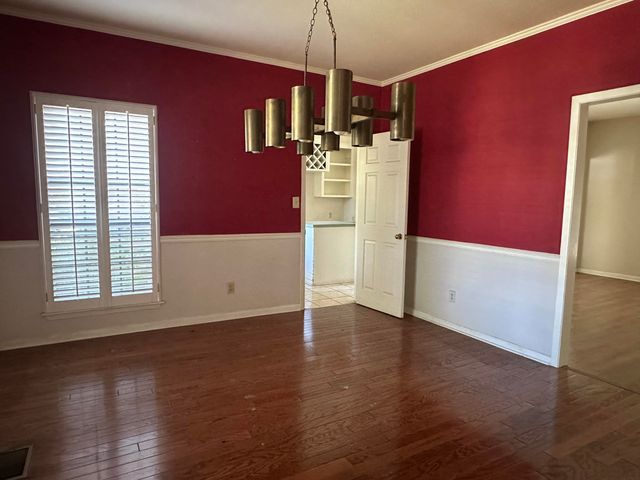 116 Merianne Dr., Hattiesburg, MS 39402