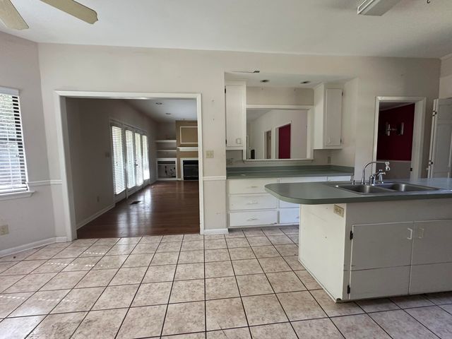 116 Merianne Dr., Hattiesburg, MS 39402