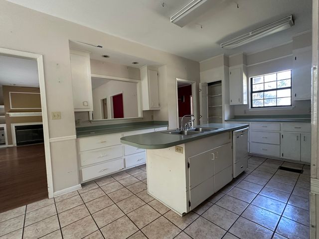 116 Merianne Dr., Hattiesburg, MS 39402