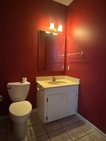 116 Merianne Dr., Hattiesburg, MS 39402