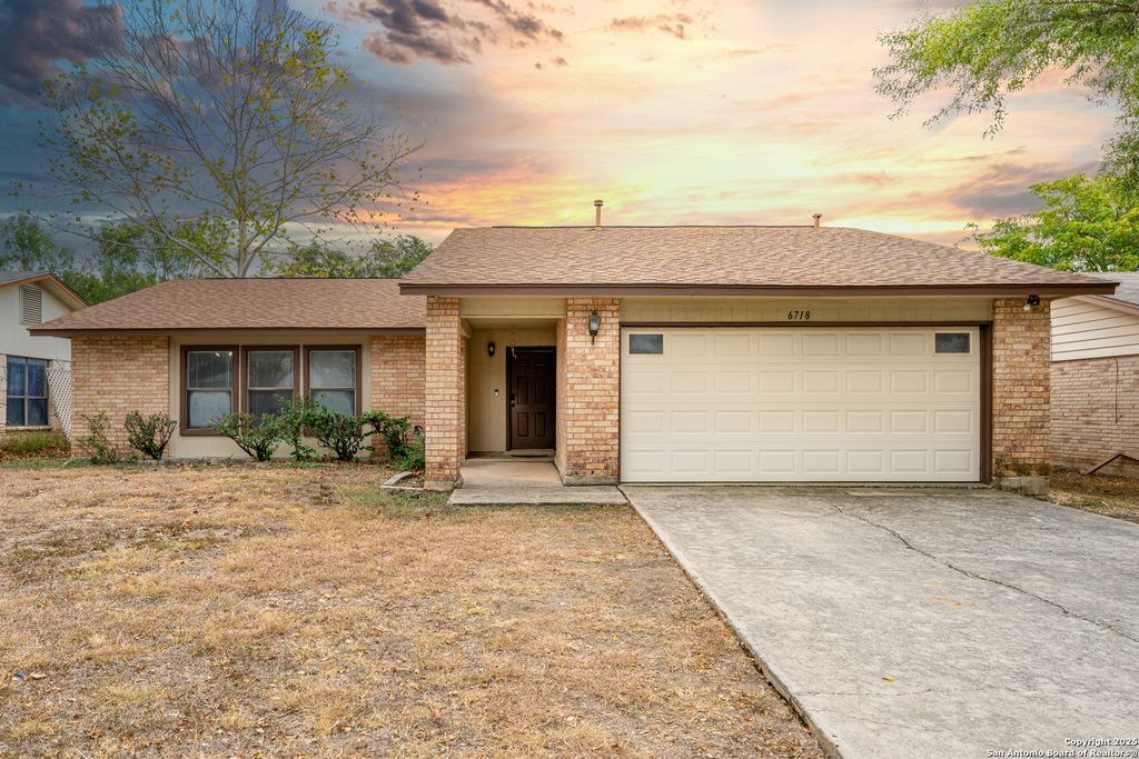 6718 Country Field, San Antonio, TX 78240