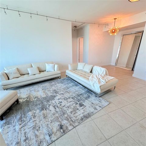 300 S Pointe Dr 704, Miami Beach, FL 33139