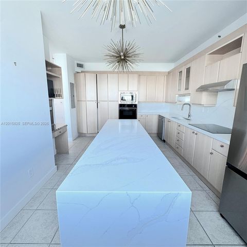 300 S Pointe Dr 704, Miami Beach, FL 33139