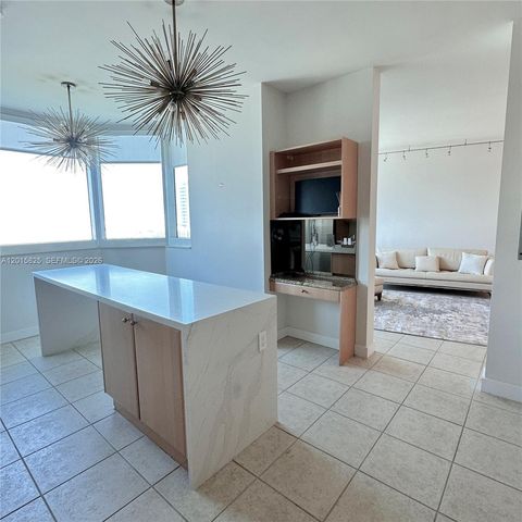 300 S Pointe Dr 704, Miami Beach, FL 33139