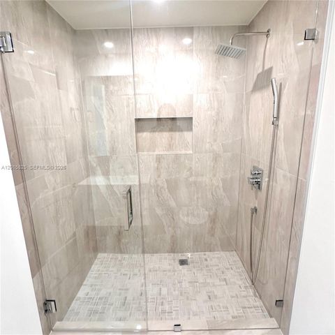 300 S Pointe Dr 704, Miami Beach, FL 33139