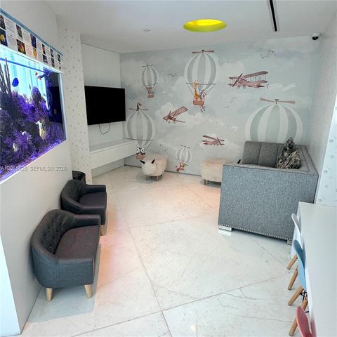 300 S Pointe Dr 704, Miami Beach, FL 33139