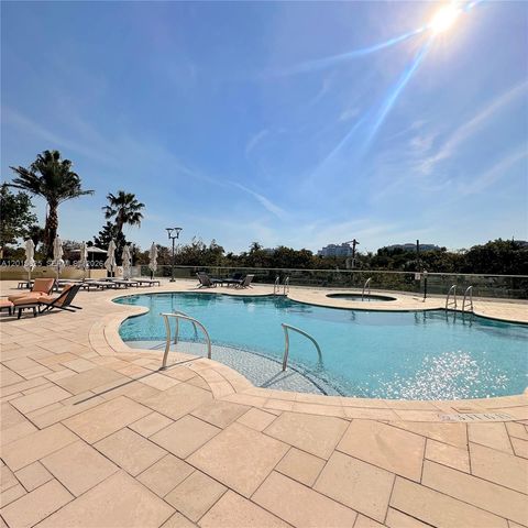 300 S Pointe Dr 704, Miami Beach, FL 33139