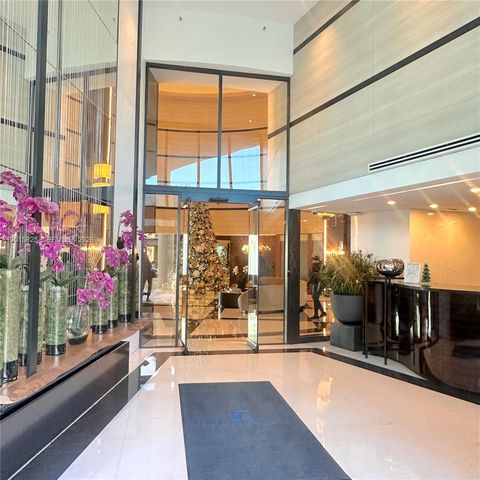 300 S Pointe Dr 704, Miami Beach, FL 33139