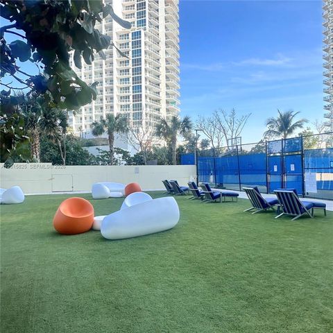 300 S Pointe Dr 704, Miami Beach, FL 33139