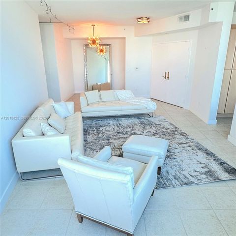 300 S Pointe Dr 704, Miami Beach, FL 33139