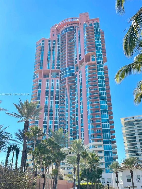 300 S Pointe Dr 704, Miami Beach, FL 33139