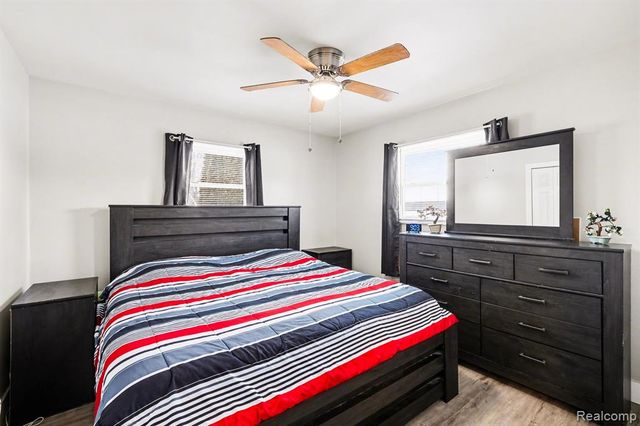 6359 E Bristol Road, Burton, MI 48519