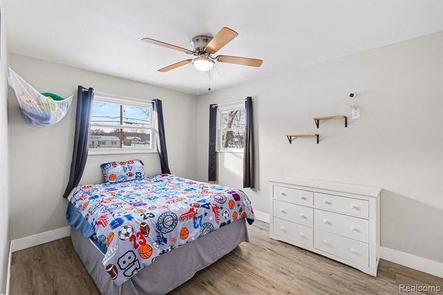 6359 E Bristol Road, Burton, MI 48519