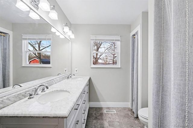 6359 E Bristol Road, Burton, MI 48519