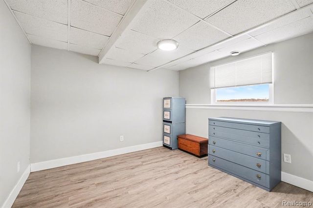 6359 E Bristol Road, Burton, MI 48519