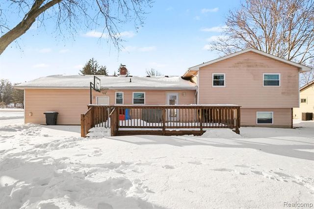 6359 E Bristol Road, Burton, MI 48519