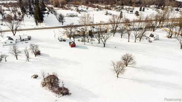 6359 E Bristol Road, Burton, MI 48519