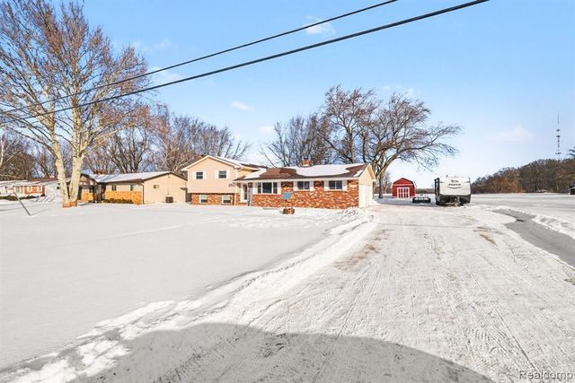 6359 E Bristol Road, Burton, MI 48519