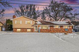 6359 E Bristol Road, Burton, MI 48519