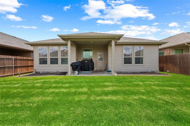 1136 Gillespie Drive, Fort Worth, TX 76247