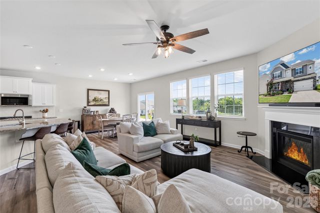 252 Kennerly Center Drive, Mooresville, NC 28115