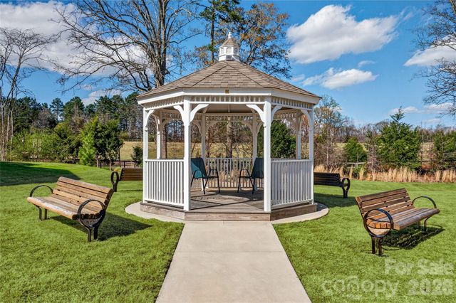 252 Kennerly Center Drive, Mooresville, NC 28115