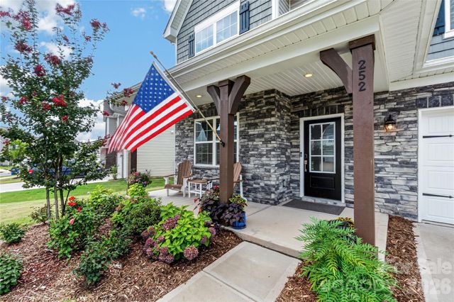 252 Kennerly Center Drive, Mooresville, NC 28115